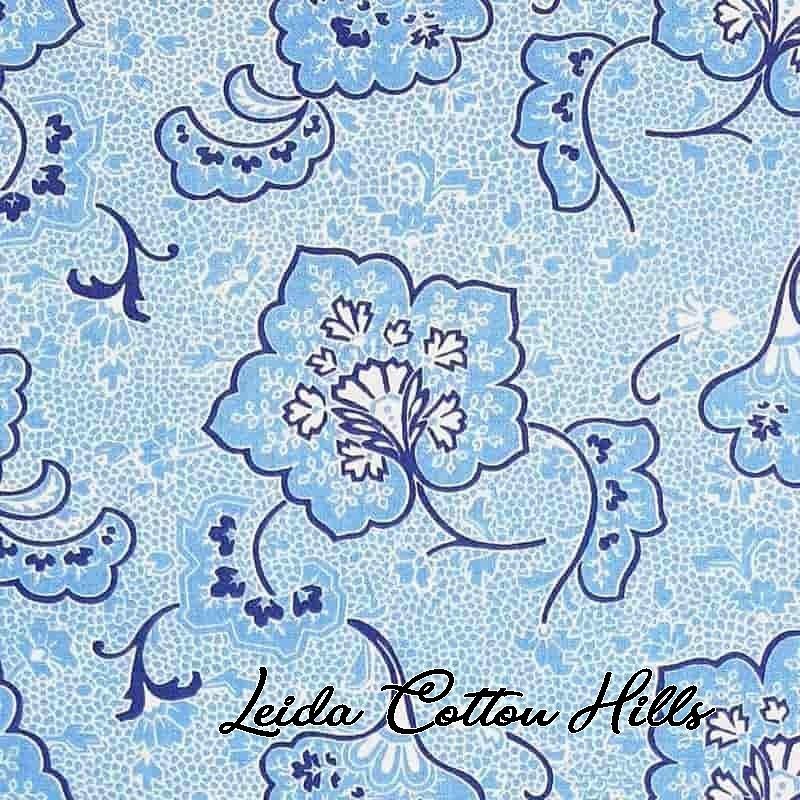 Tela para patchwork con flores en tonos azules ∙ Leida Cotton Hills