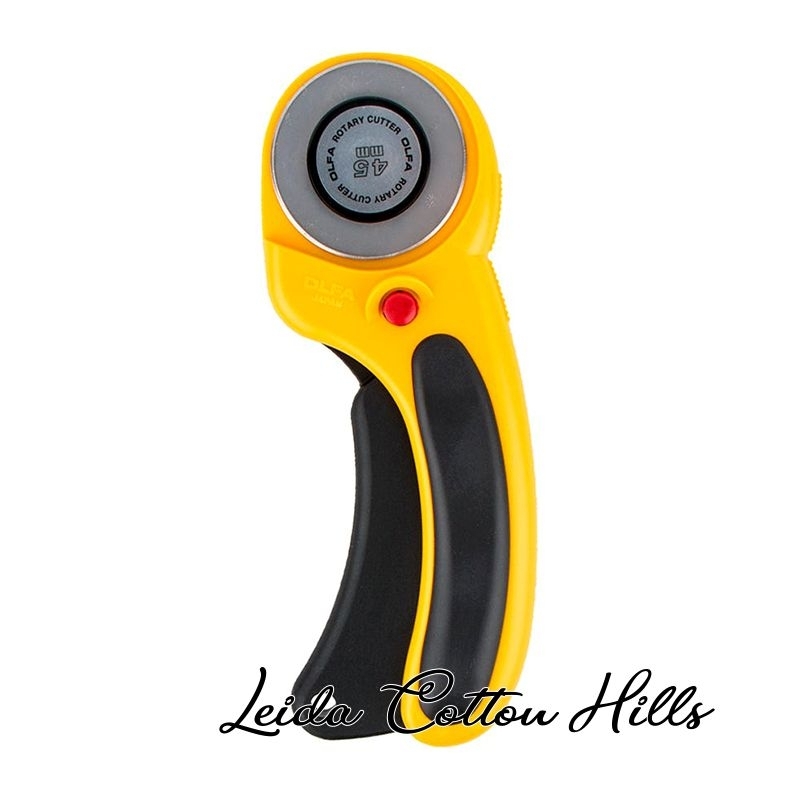 Cúter rotativo Ø 45 mm con sistema de seguridad y ergonómico de Olfa ∙ Leida Cotton Hills