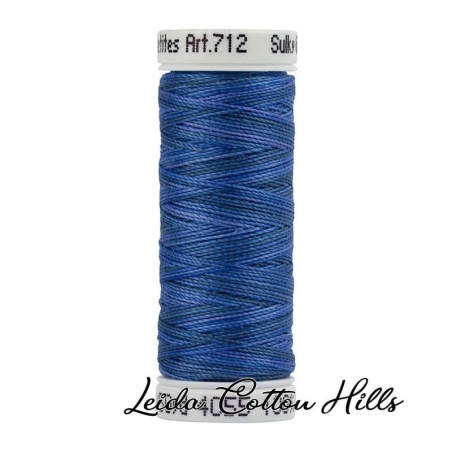Detalle cambio de color hilo Sulky 12 wt. Color azul Royal Navy 4055 ∙ Leida Cotton Hills