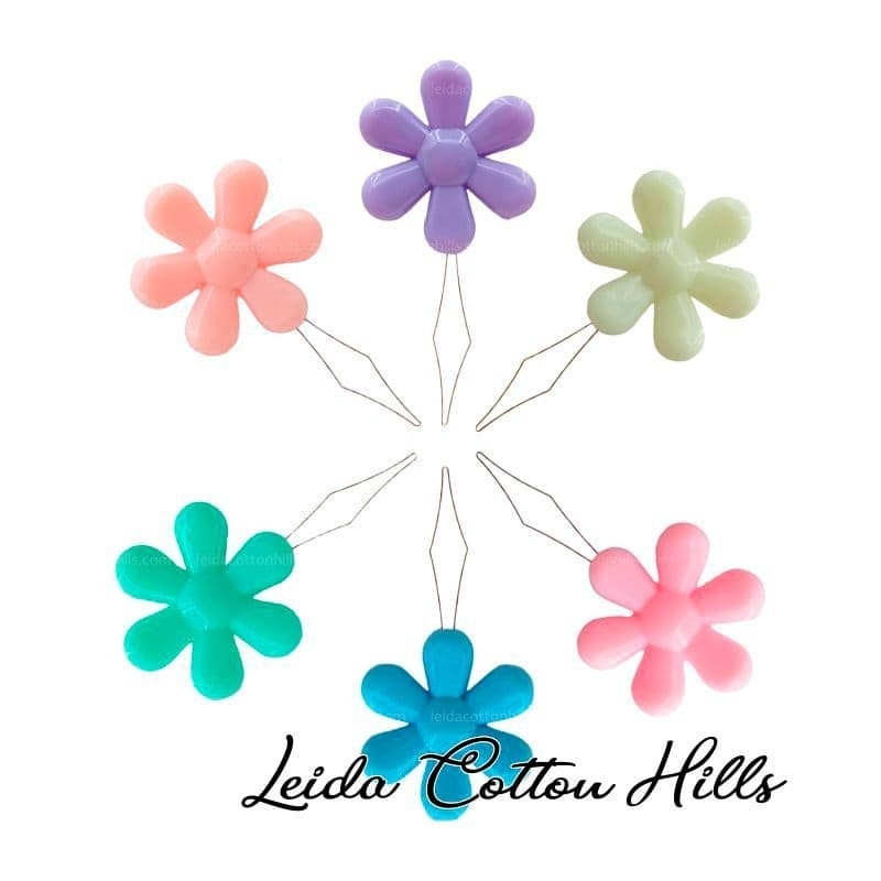 Enhebrador margarita ∙ Leida Cotton Hills