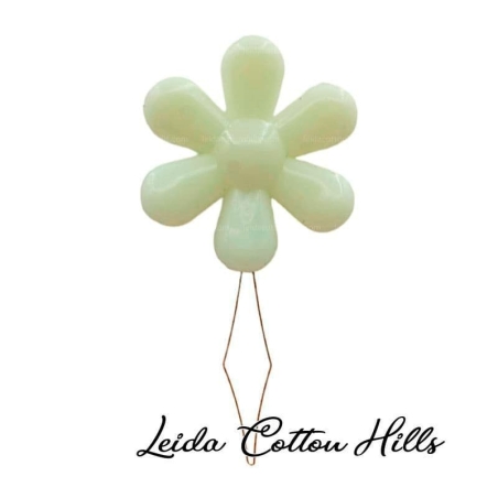 Enhebrador margarita amarilla ∙ Leida Cotton Hills