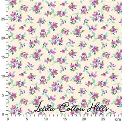 ? Tela para Patchwork con flores purpura sobre crema ∙ Leida Cotton Hills